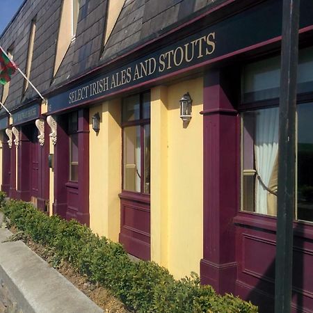 Marty'S Halfway House Hotel Westport Bagian luar foto